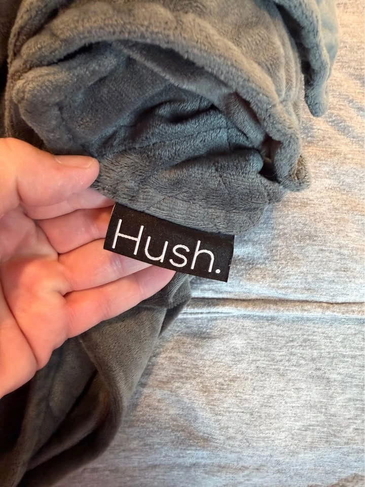 Hush 2-in-1 King Weighted Blanket Bundle (20 lb) - photo 3