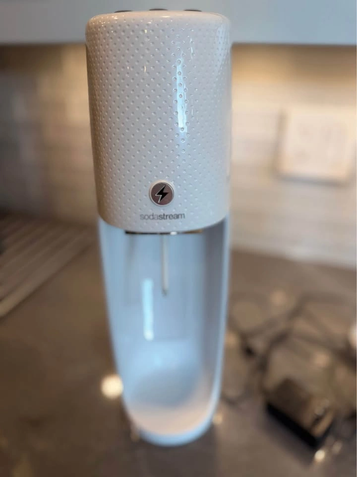 SodaStream Source Electric Sparkling Water Maker + 4 Bottles - photo 2