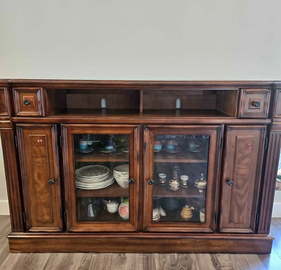 Solid Wood Cabinet Hutch