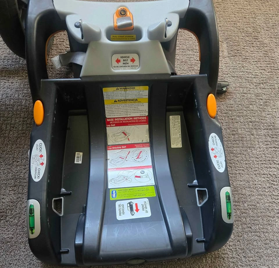 Chicco Bravo stroller + infant car seat + base - photo 5