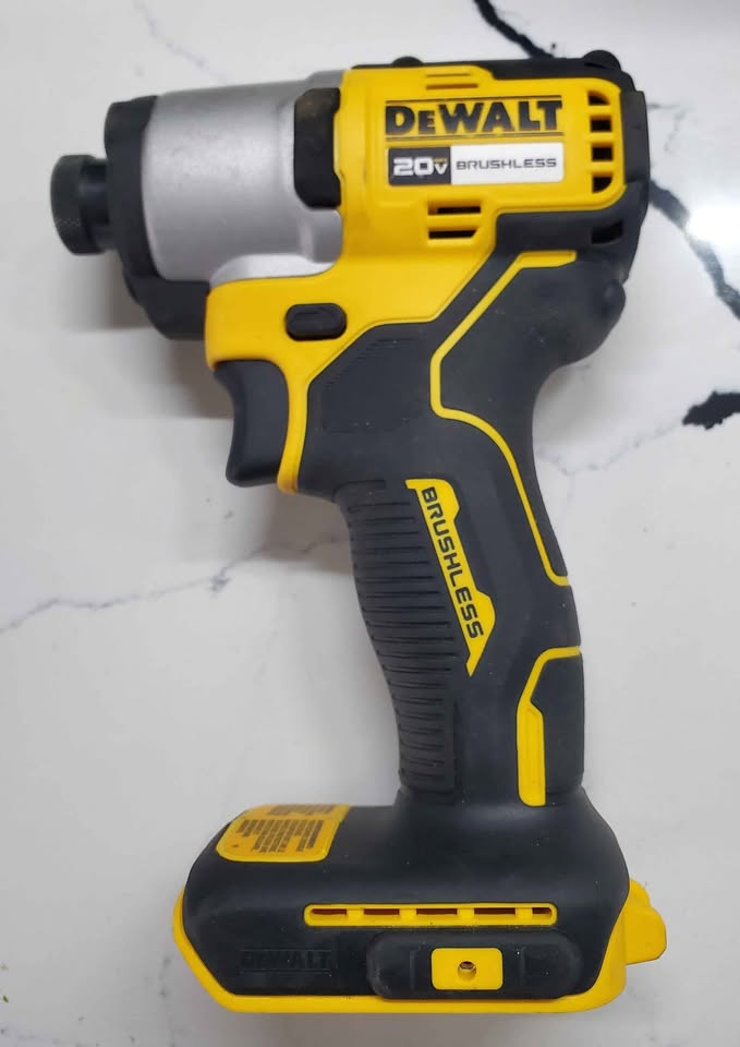 DEWALT 20V MAX* 1/4 in. Impact Driver (Tool Only) - photo 2