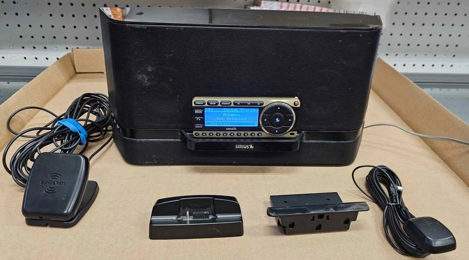 Sirius XM Satellite Radio Bundle: 2 Boomboxes & Accessories - photo 3