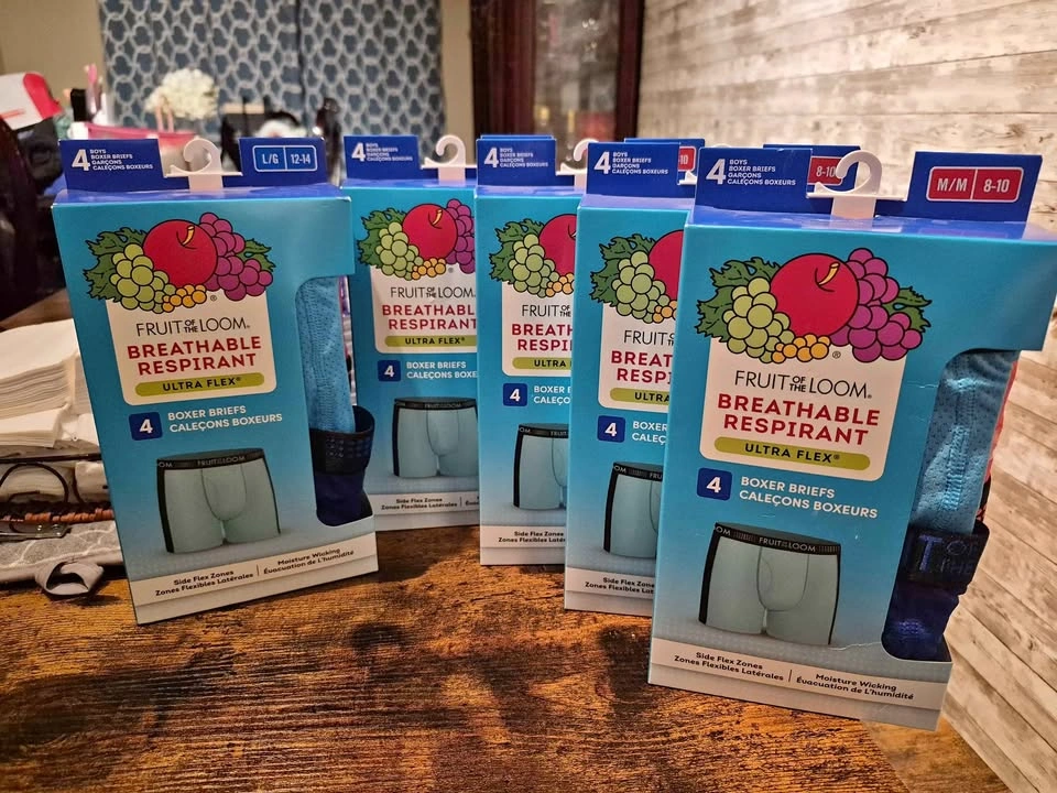 Brand New Fruit of the Loom Boys Boxers 4-Pack (8-14)