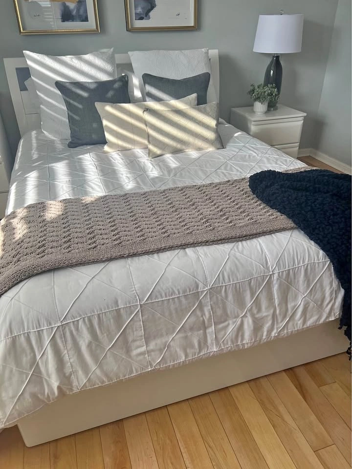 Modern White Gloss Queen Storage Bed with Electronic Headboard