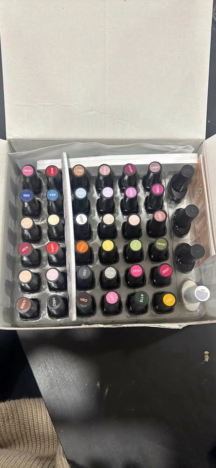 Beetles 40 piece gel nail polish kit