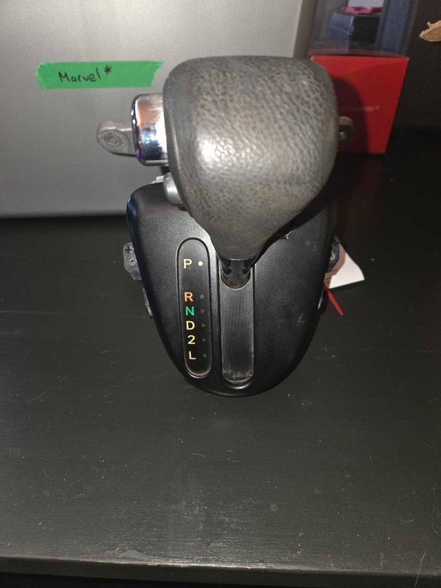 2008 Pontiac Vibe Automatic Transmission Shifter