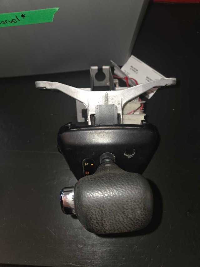 2008 Pontiac Vibe Automatic Transmission Shifter - photo 4