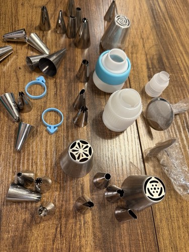 Lot - Wilton Cake Decorating Tools - Nozzles, Couplers, Piping T