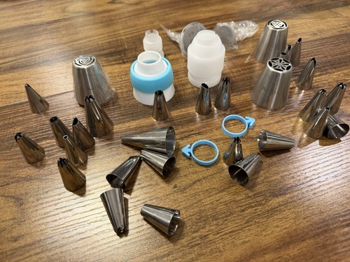 Lot - Wilton Cake Decorating Tools - Nozzles, Couplers, Piping T - photo 3