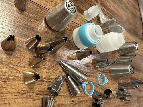 Lot - Wilton Cake Decorating Tools - Nozzles, Couplers, Piping T - photo 4