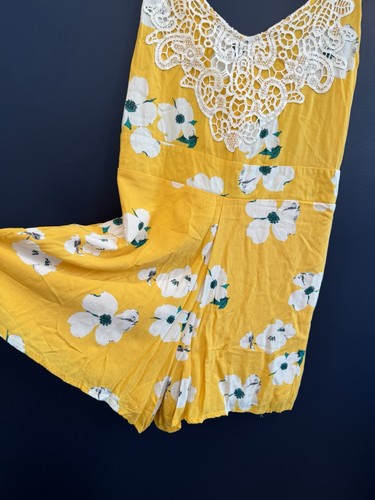 Xhilaration Romper Womens M Yellow Floral Spaghetti Strap - photo 2