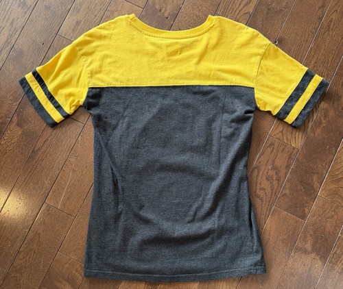 Iowa Hawkeyes Black T Shirt Women’s Small Vintage Slim Fit - photo 4