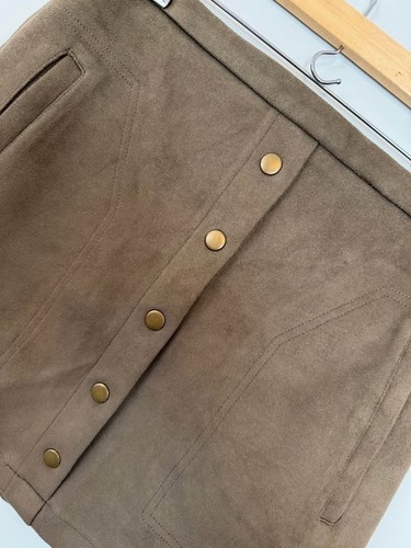 Juniors Faux suede button-front mini skirt, HYFVE, size Medium