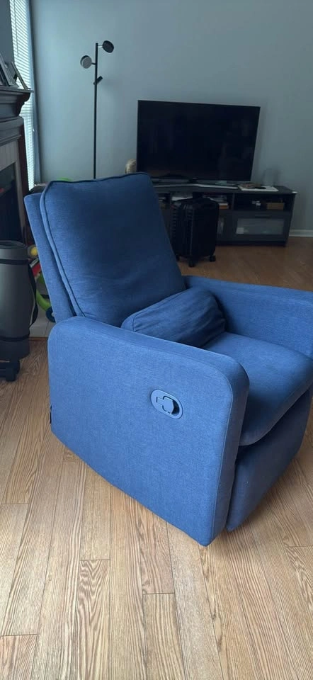 Delta Children Rocker Recliner - photo 4