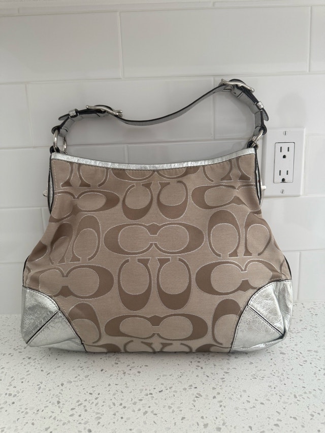 Purses and Wallets - photo 3