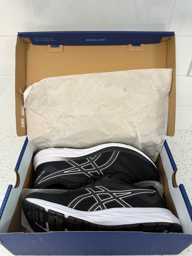 Men’s ASICS running shoes - photo 2