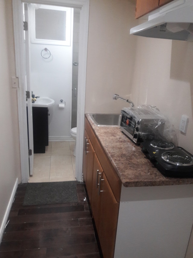 Sharing Unit For Rent (not basement) - photo 3
