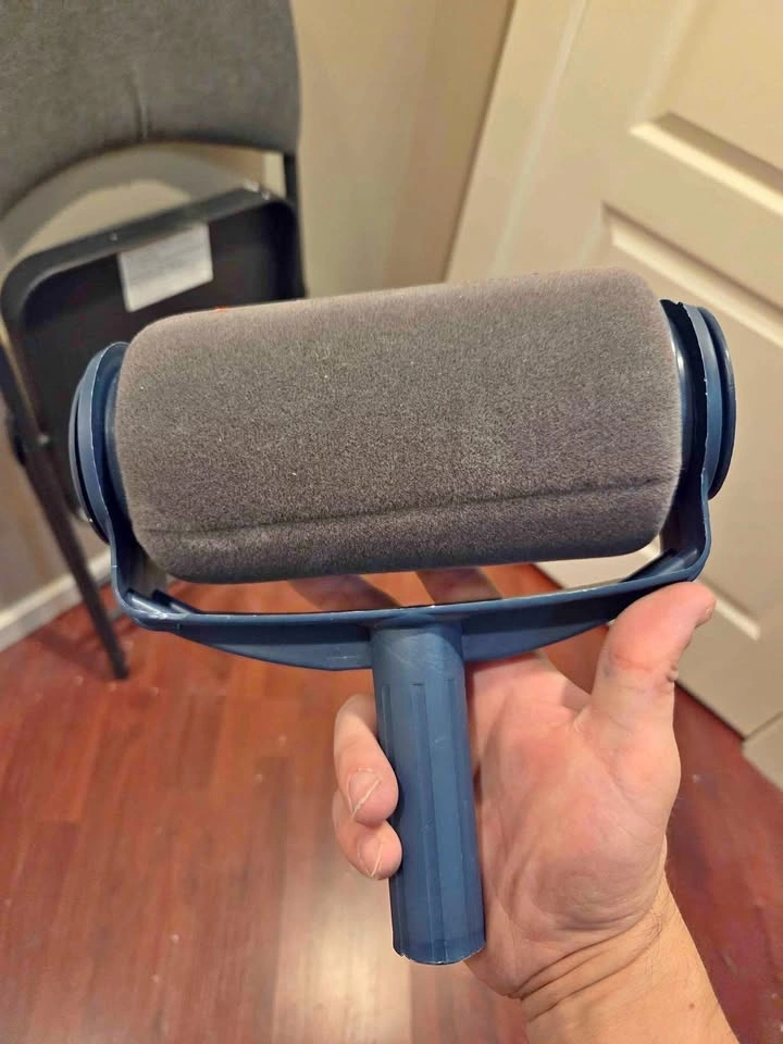 Self-priming Brush