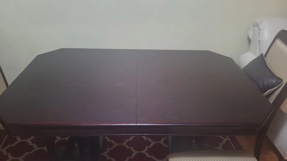 Elegant Extendable Dining Table – Solid Wood - photo 2
