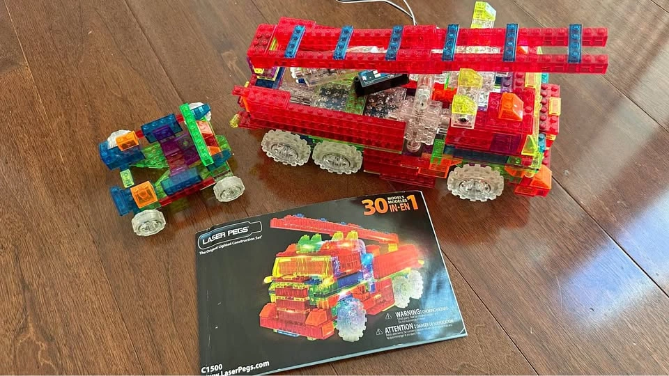 Lego Laser Peg 30 in 1 Glowing Fire truck