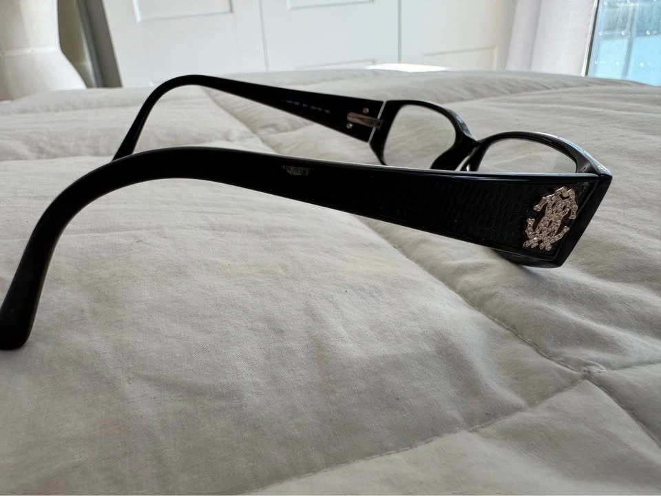 6 Pairs of Designer Eyeglasses: Prada, Gucci, and More - photo 4