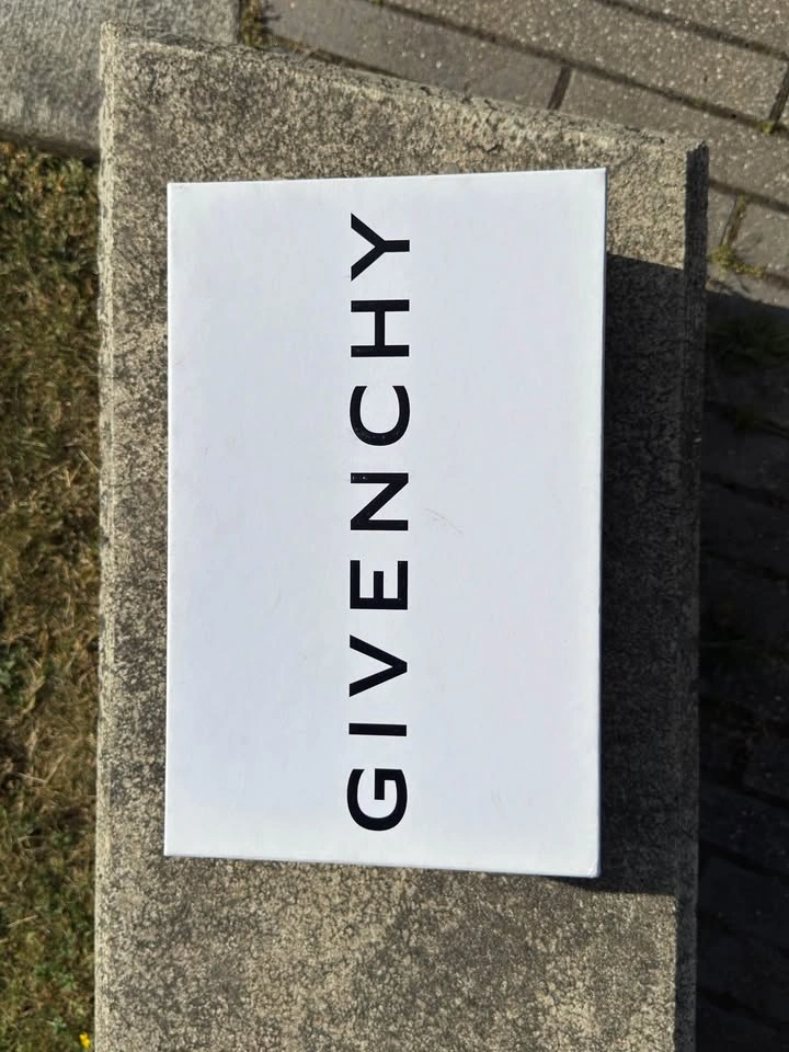 GIVENCHY TK-360 UNISEX SIZE 40 - photo 3
