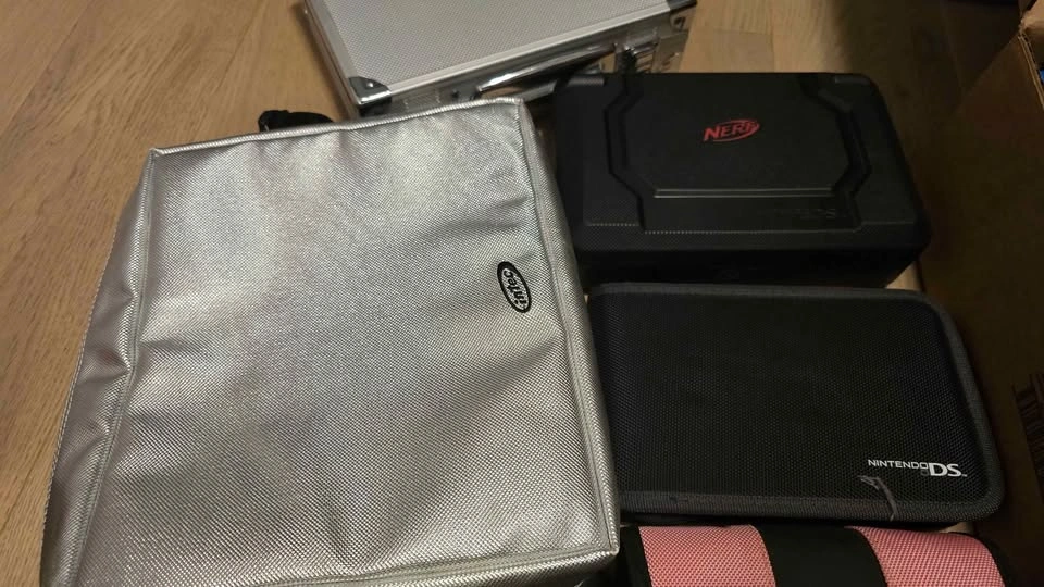 Nintendo DS and 3DS Carrying Cases - photo 5