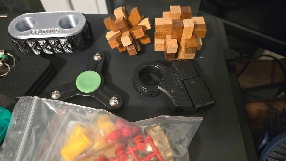 Fidget Toy and Puzzle Collection - photo 4