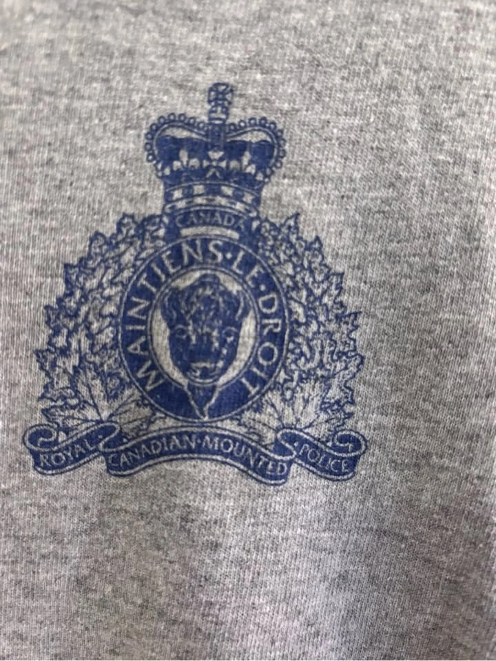 RCMP Canadian Mounted Police Crest T-Shirt Gray Gildan Mens M - photo 2