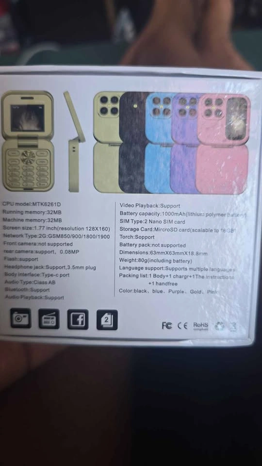 i17 Pro Elderly Flip Phone - photo 3