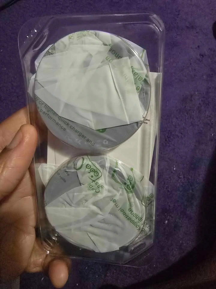 Samsung wireless charger (2 chargers) - photo 3