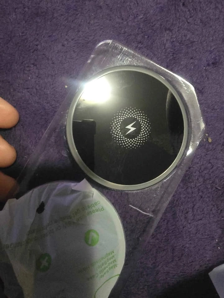 Samsung wireless charger (2 chargers) - photo 5