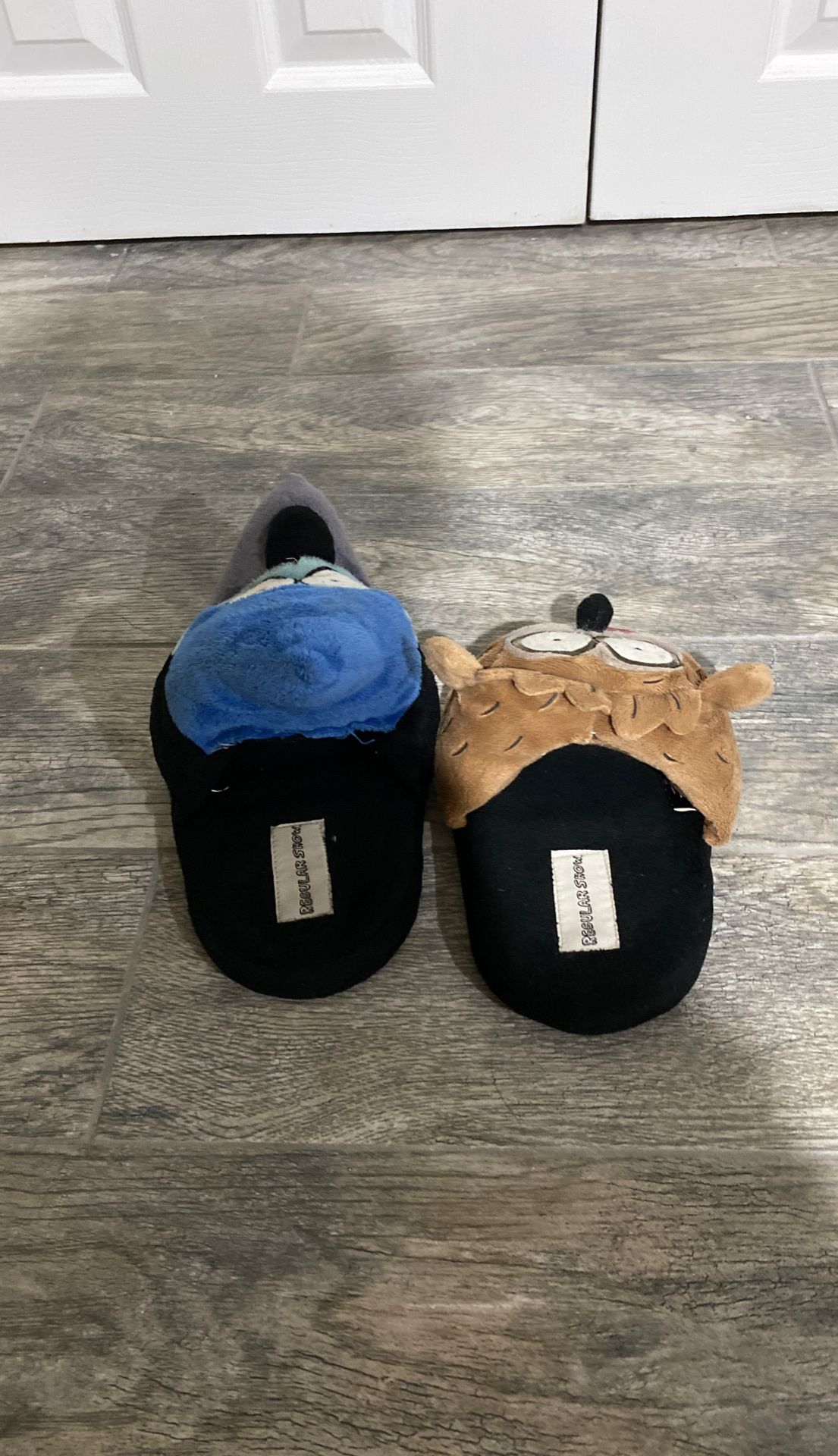 Morty and Rigby show slippers - photo 4