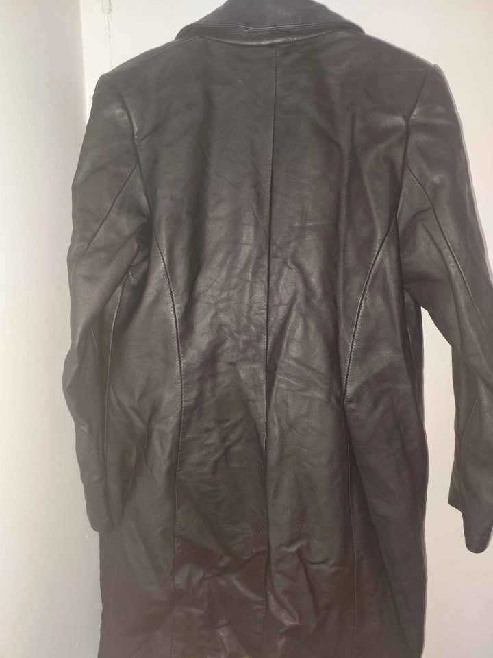 Black leather coat - photo 2