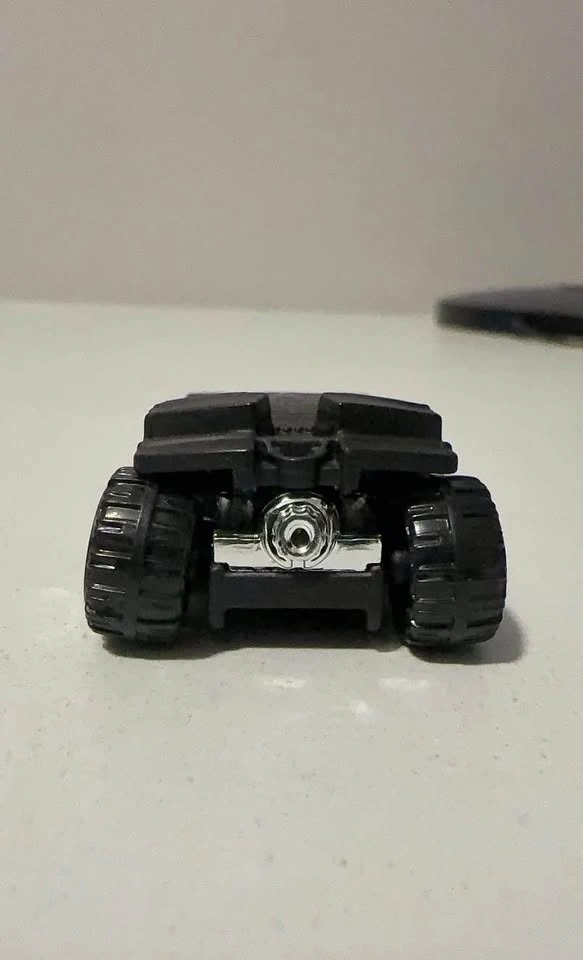 Hot Wheels Tumbler Batmobile and Purple Joker Bone Shaker - photo 4
