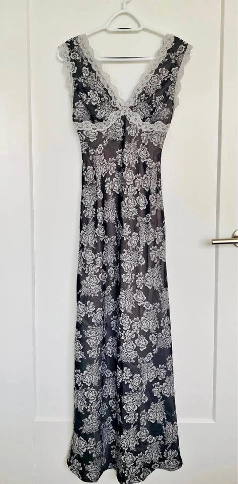 New with tag Floral Satin Maxi Dress XS