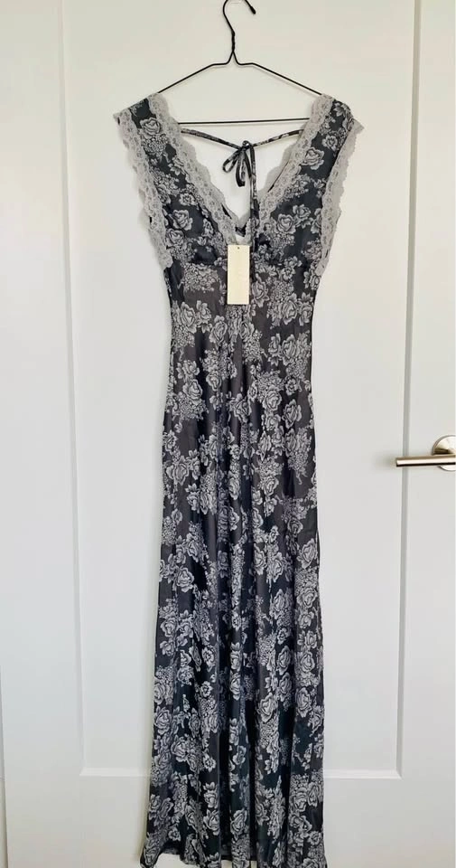 New with tag Floral Satin Maxi Dress XS - photo 2
