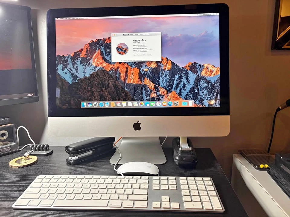 Apple iMac 21.5-inch (Late 2015)