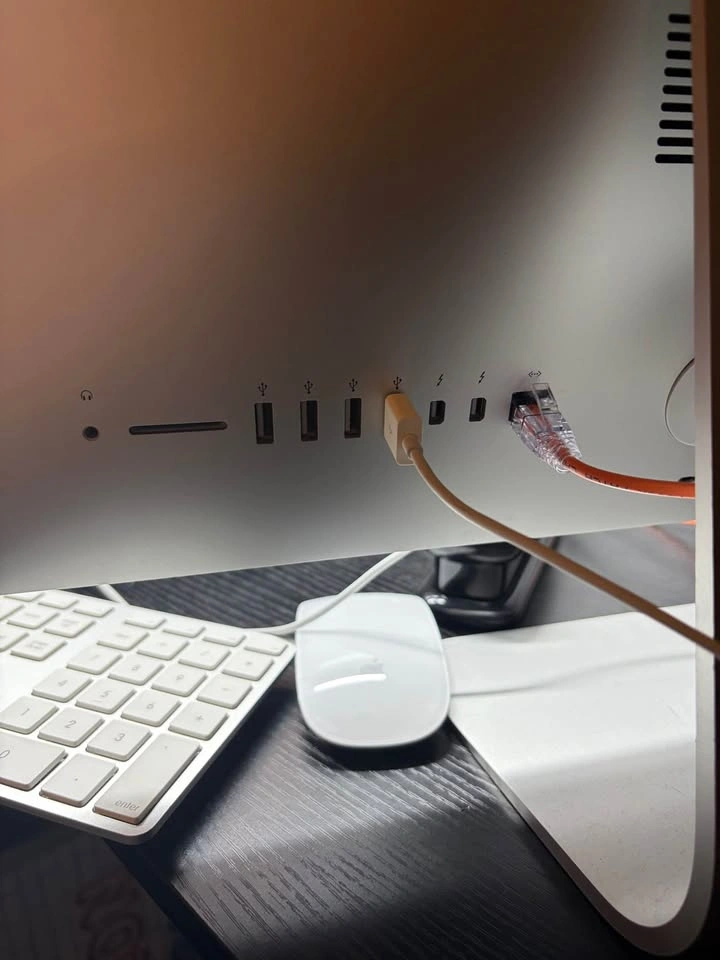 Apple iMac 21.5-inch (Late 2015) - photo 3