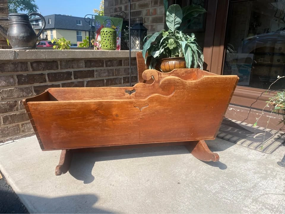 Vintage Wooden Baby Cradle - photo 3