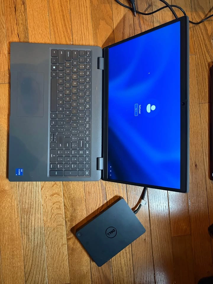 Dell Latitude 3540 Laptop - i5-1335U, 16GB RAM, 512GB SSD - photo 4
