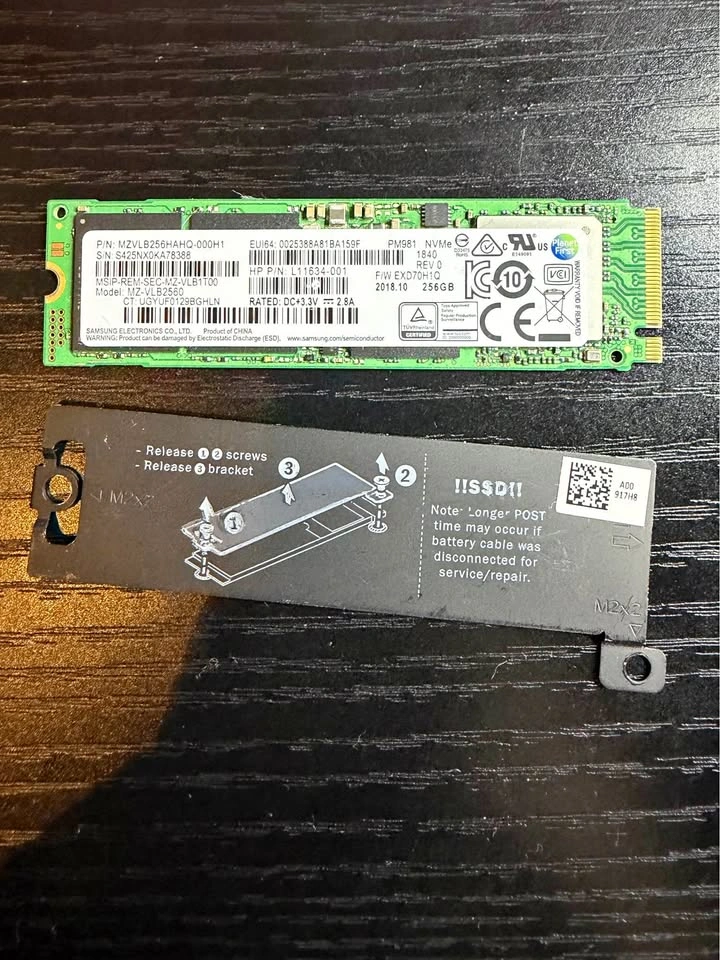 Samsung PM981 256GB NVMe M.2 SSD
