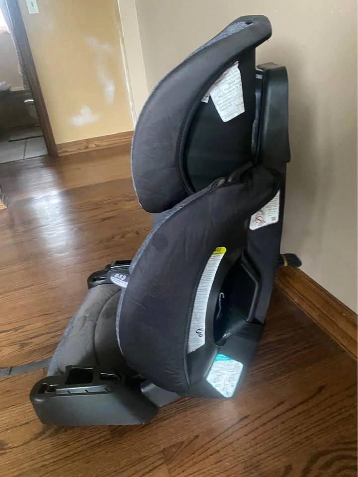 Graco Toddler Booster Car Seat - photo 2