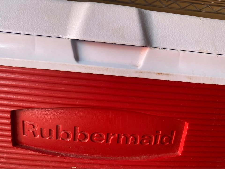 Rubbermaid Cooler or Coleman Coolers $20 each - photo 3