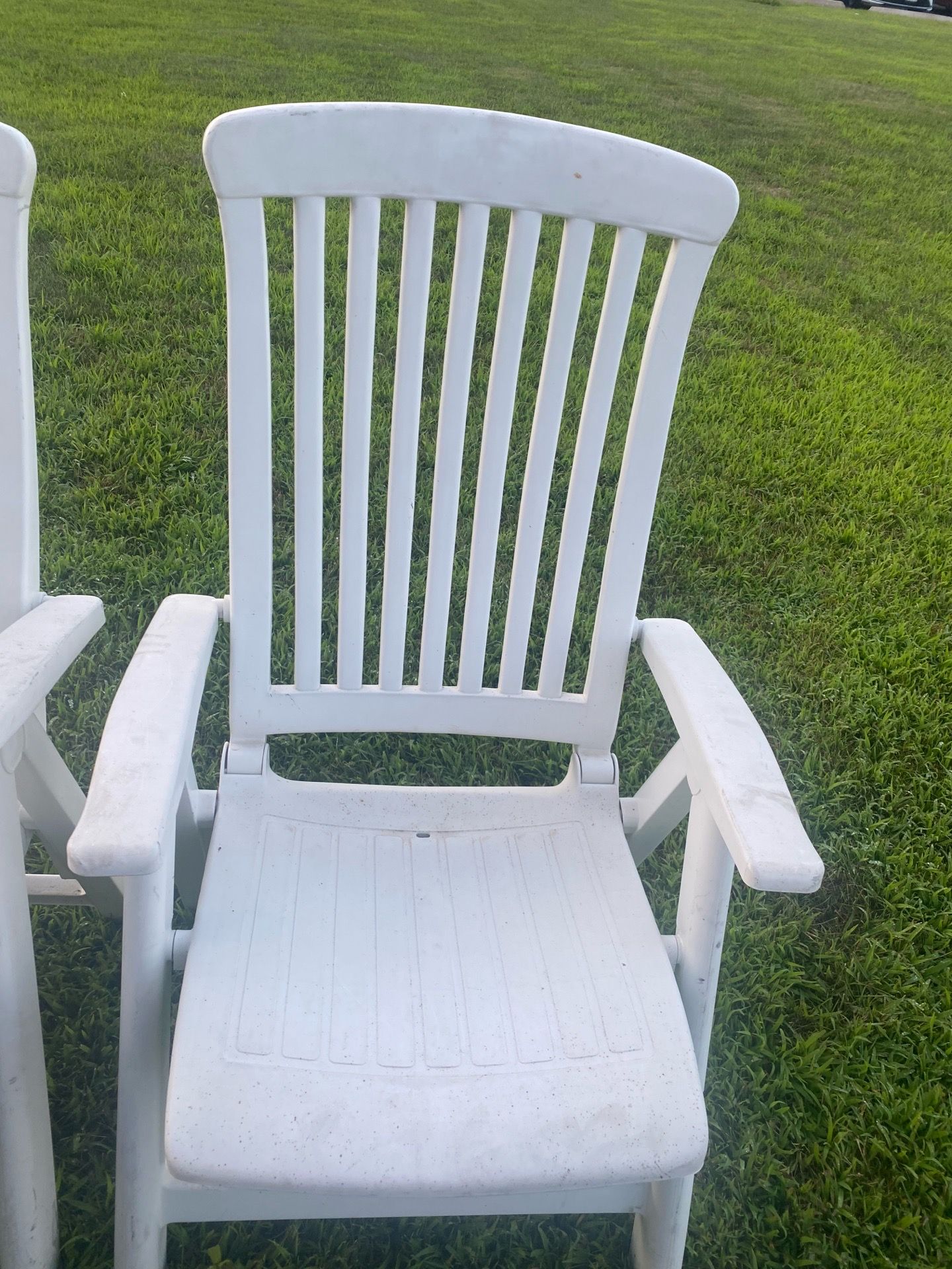 Set of 3 Heavy Duty Resin Patio Chairs - photo 2
