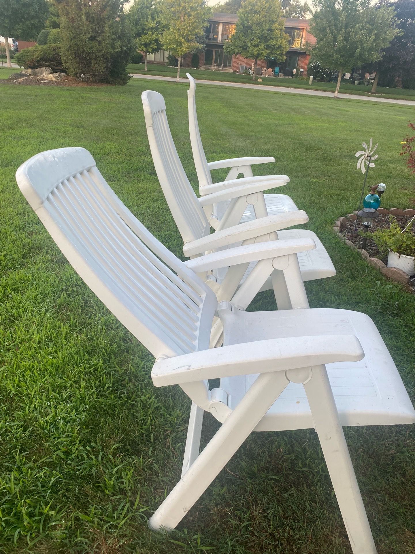 Set of 3 Heavy Duty Resin Patio Chairs - photo 5