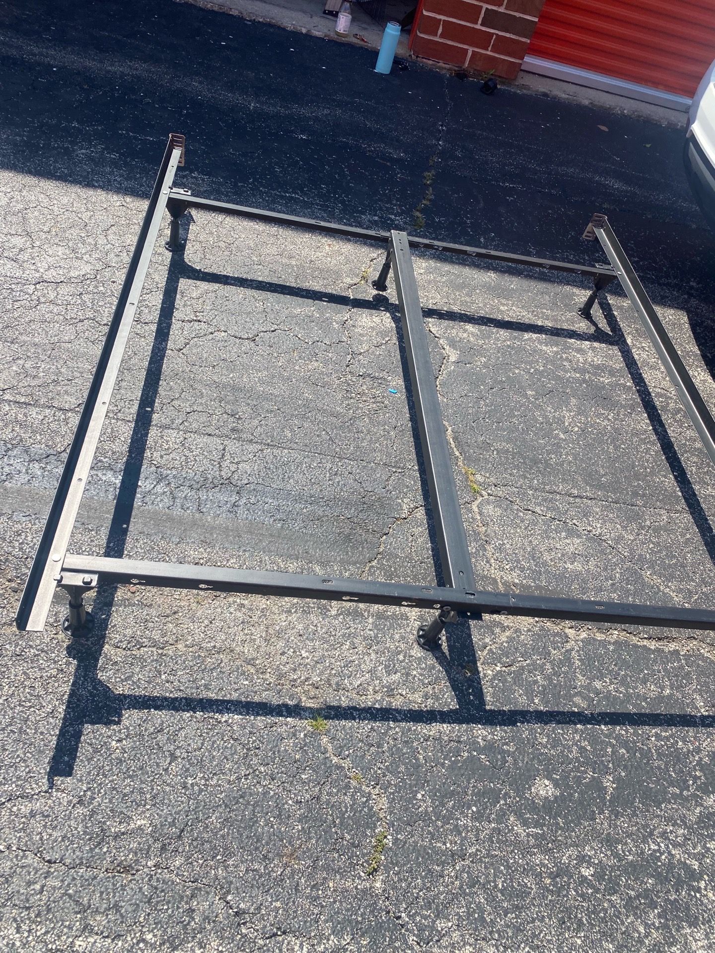 Twin to Queen Metal Bed frame on Wheels - photo 2
