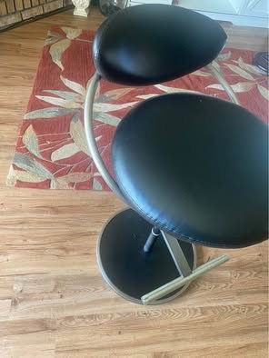 Black leather and chrome barstool - photo 3