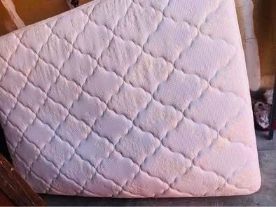 Full-size Serta mattress