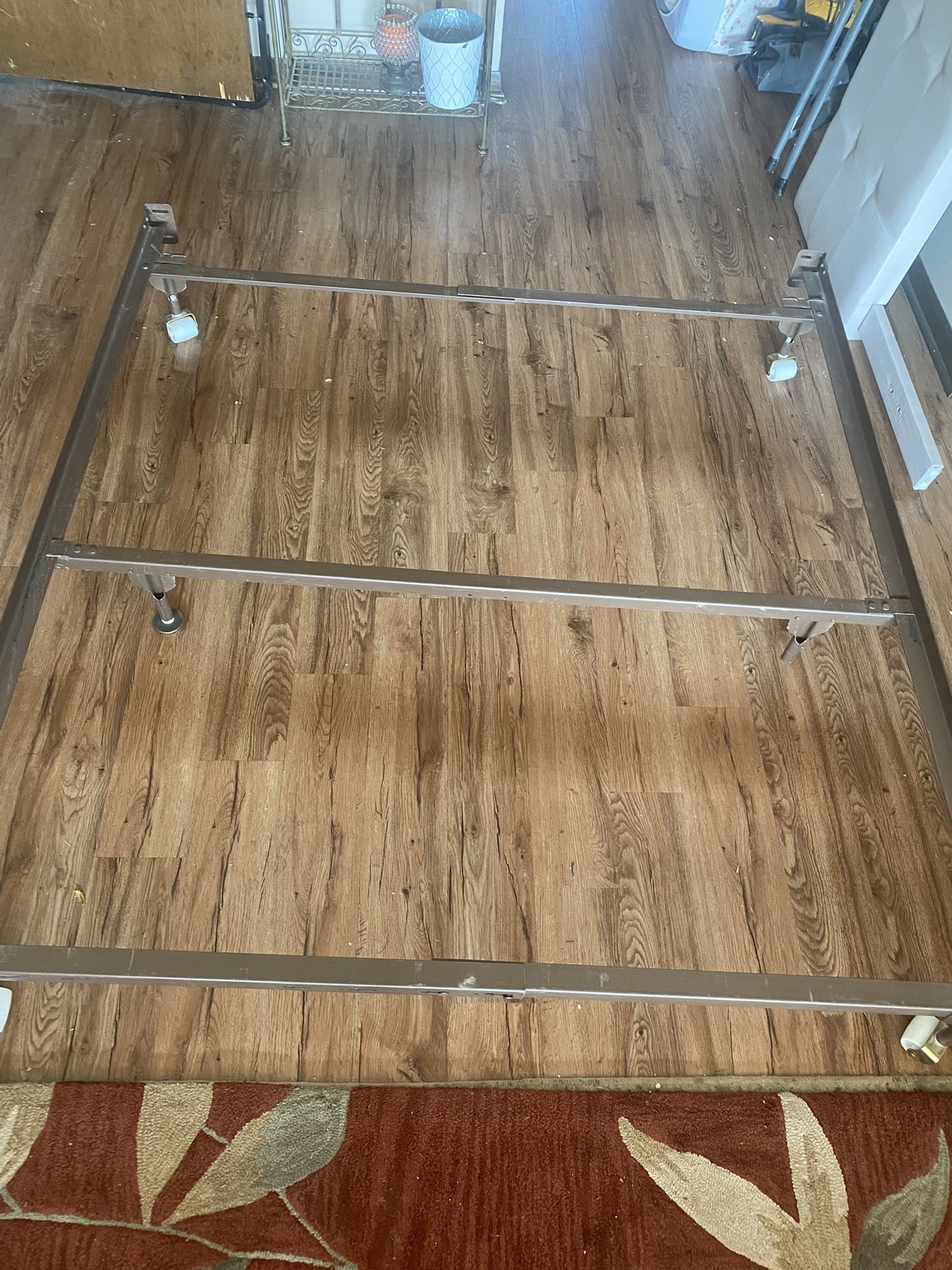 Queen-king Metal Bed Frame - photo 2